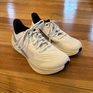 Altra Experience Flow White Black Athletic Running Shoes Sneakers Womens Size 7